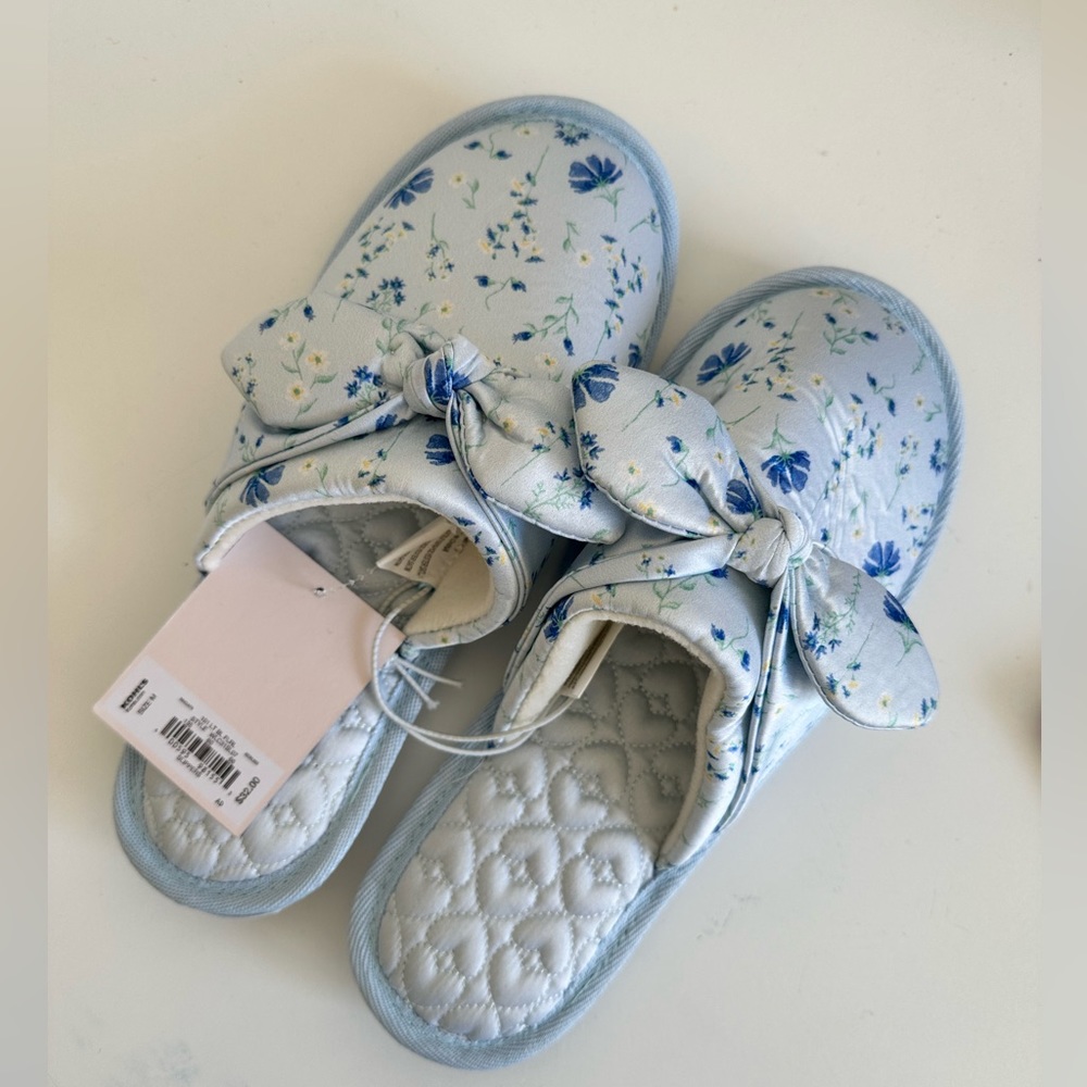 NWT Blue Floral Slippers - LC Lauren Conrad